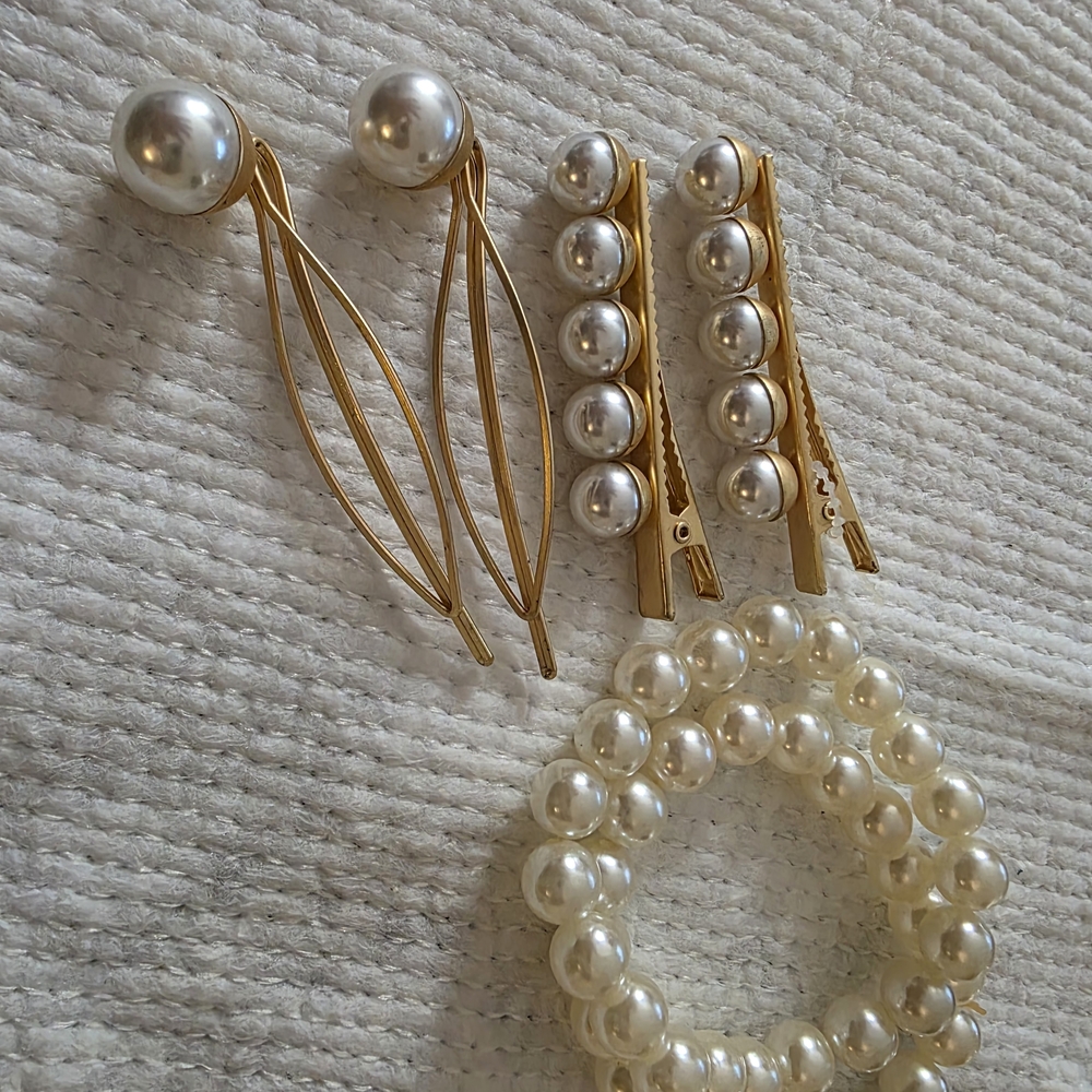 Elegant Gold and Pearl Hair Accessories Set